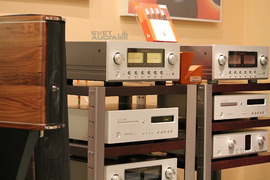 Amply Luxman L-550AXII thiet ke an tuong