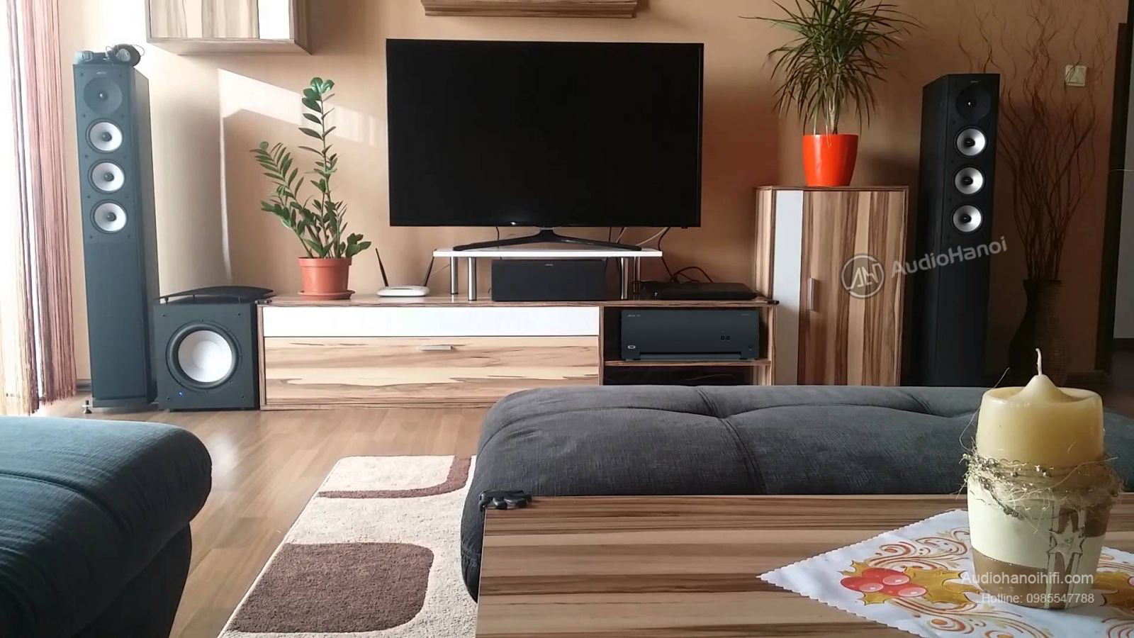 Power Ampli Arcam FMJ P349 khong gian giai tri